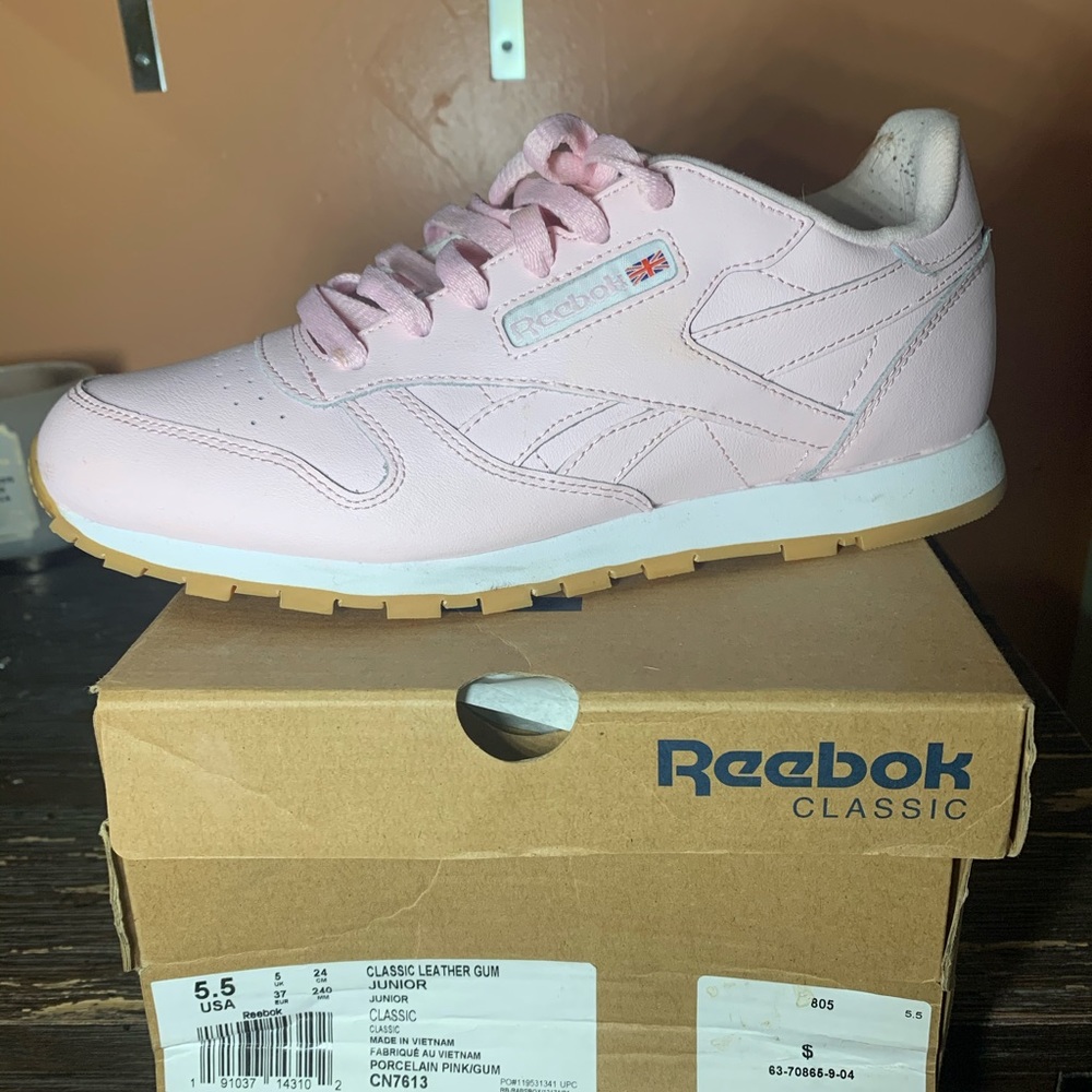 Reebok classics sneakers size 5.5